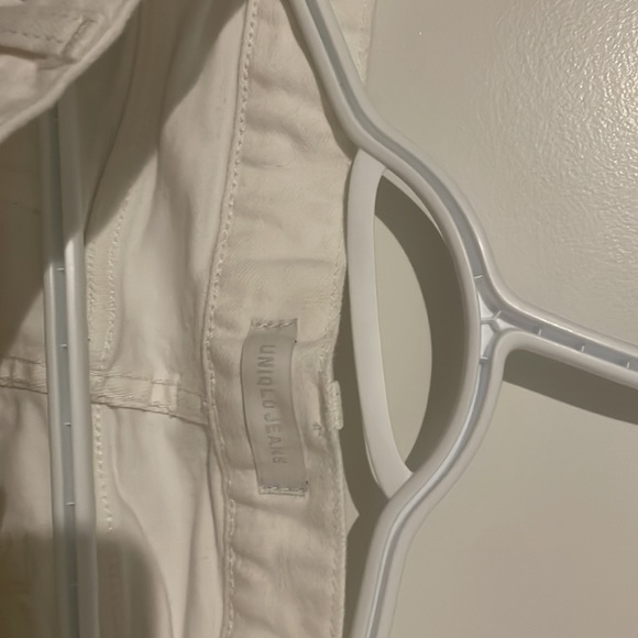 Almost brand new Uniqlo men’s Jean - Picture 2 of 4